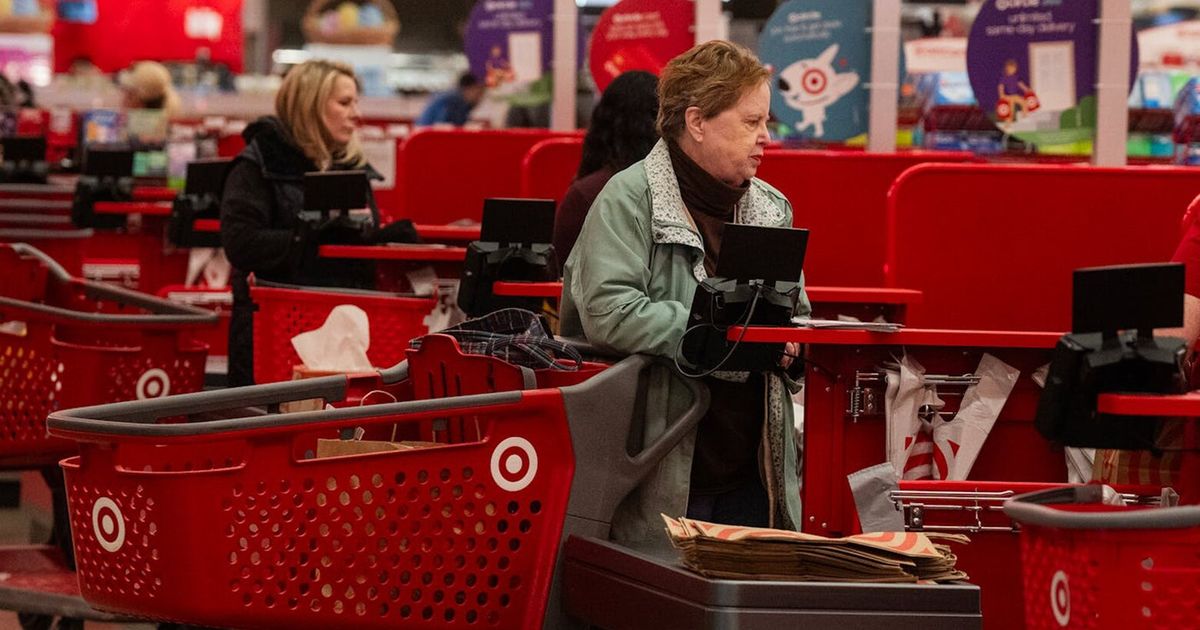 Target ו-Walmart משיקות צ'אטבוטים מבוססי AI כסטייליסטים אישיים לעונת החגים