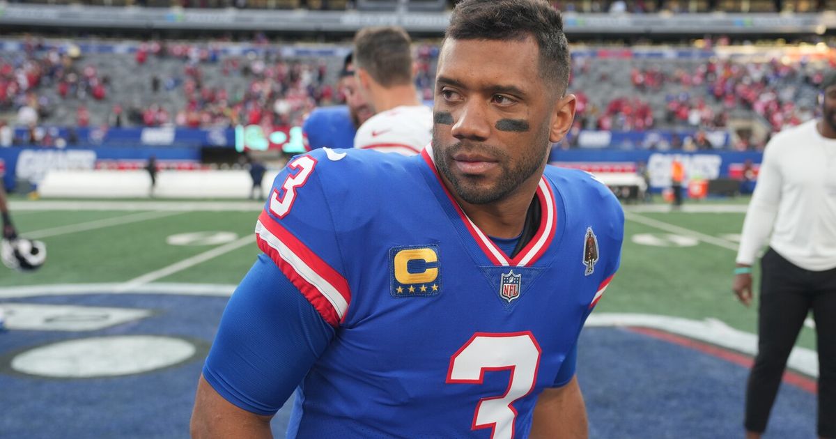 Russell Wilson shows love to Seahawks, Sam Darnold after playoff win