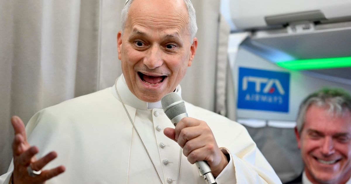 What happened when the pope had to call customer service