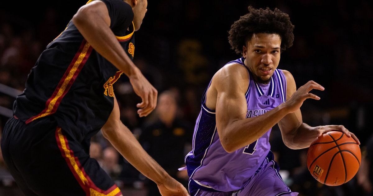 Washington Husky men upset USC behind Hannes Steinbach, Desmond Claude Washington Husky men upset USC behind Hannes Steinbach, Desmond Claude