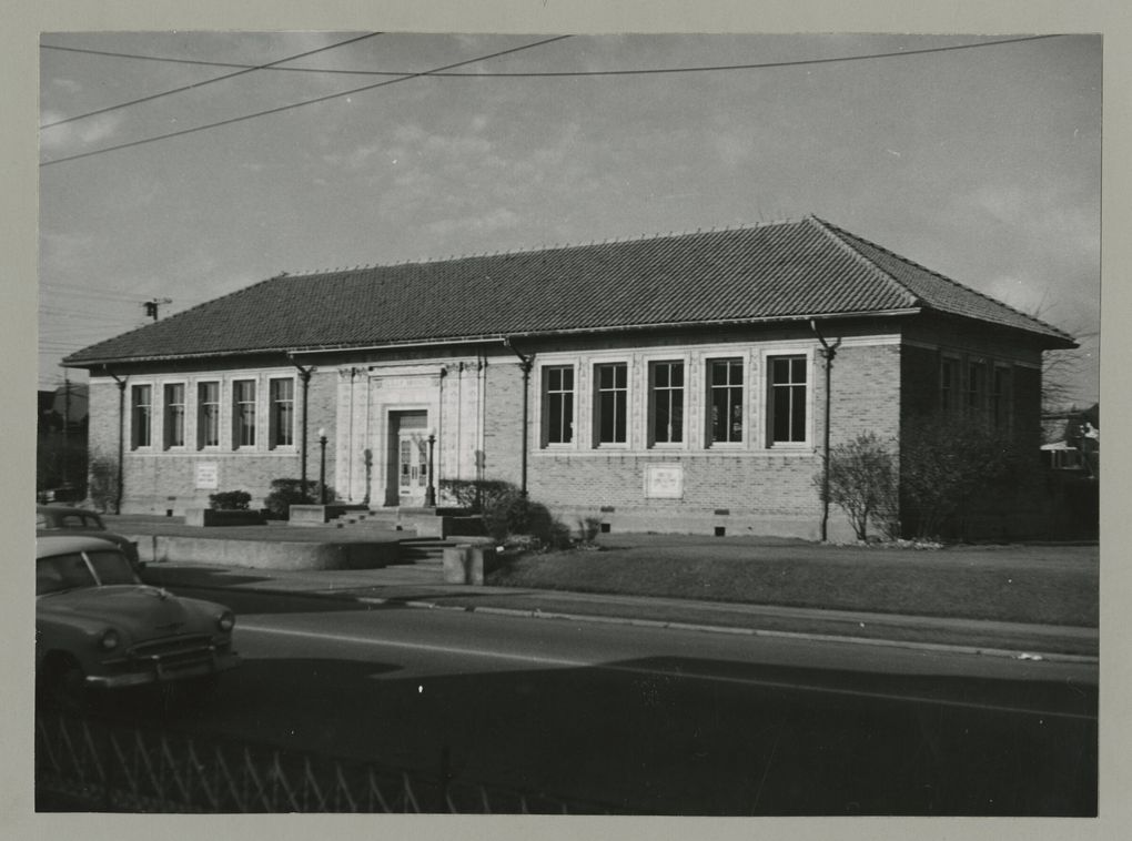 The Douglass-Truth Branch in 1955 when it was still the Henry L. Yesler Memorial Library. (Courtesy of The Seattle Public Library, spl_shp_21407)