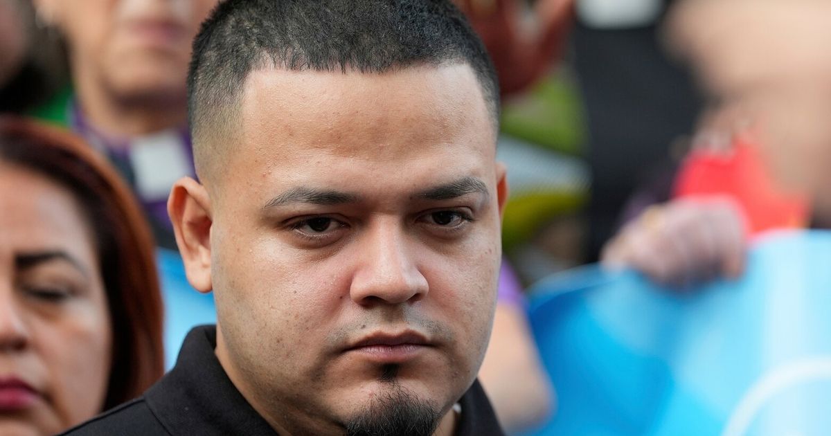 Justice Department pushes to revive criminal case against Kilmar Abrego Garcia