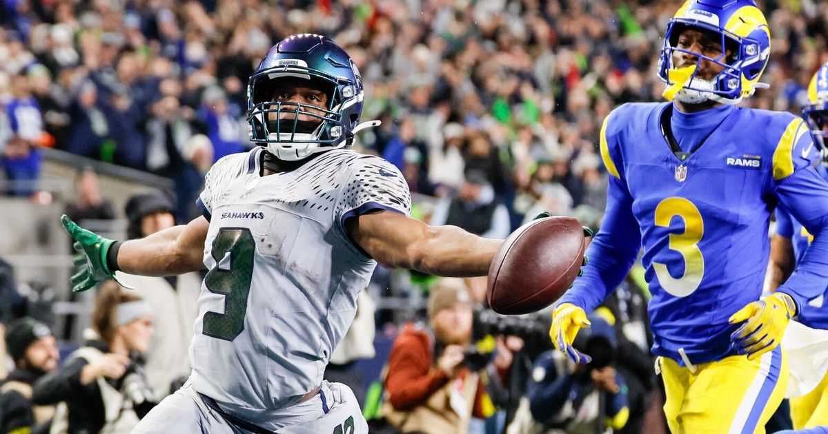 Seahawks take first place in NFC West with instant classic vs. Rams