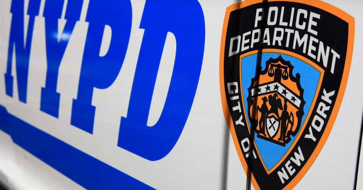 Officers who failed NYPD mental health exams can stay | The Seattle Times