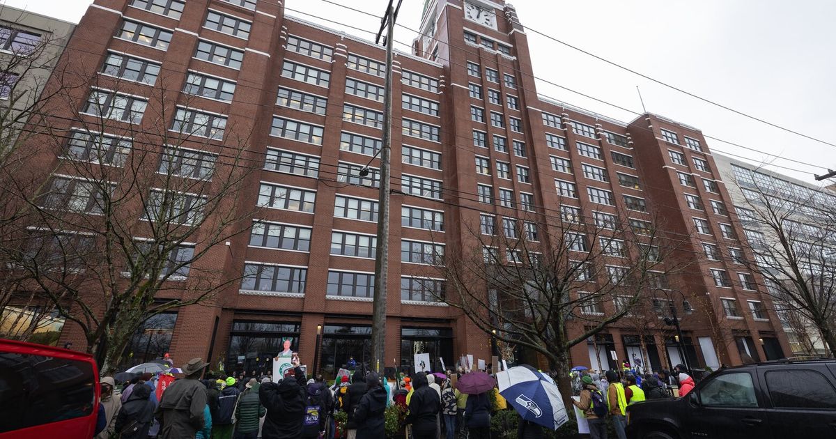 Majority of Starbucks’ striking baristas are returning to work | The ...