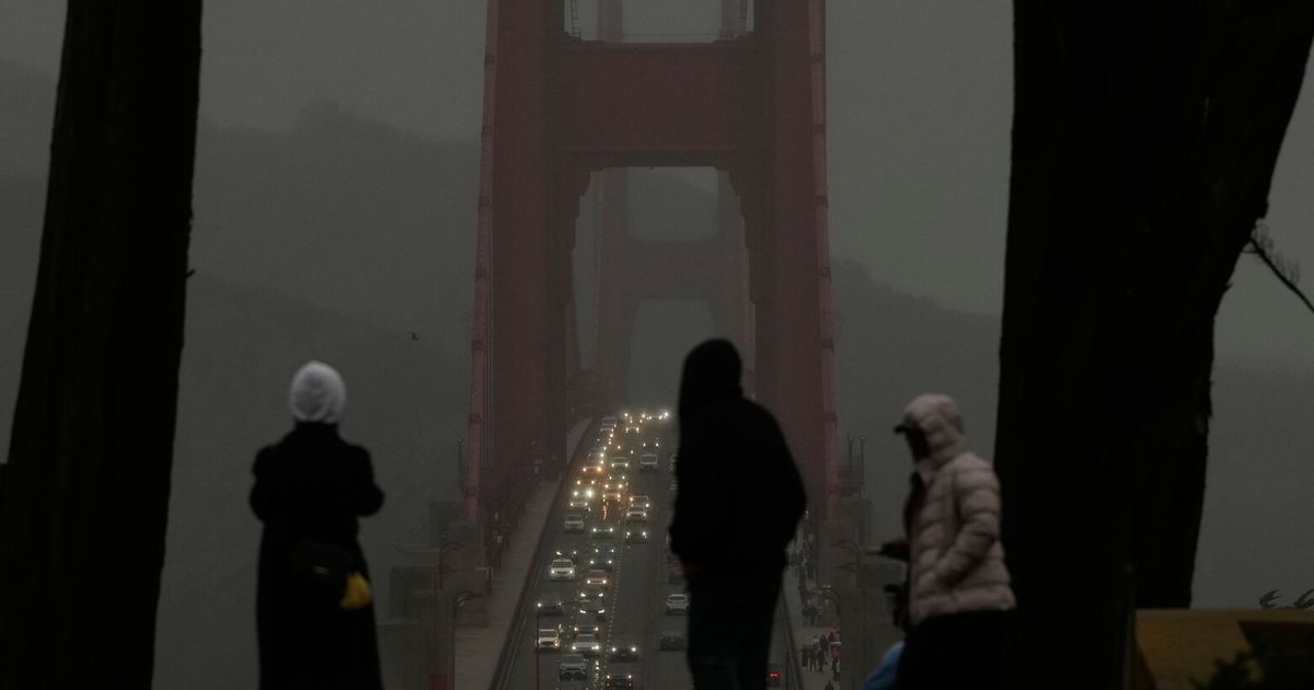 Powerful holiday storm lashes Southern California and brings flash ...