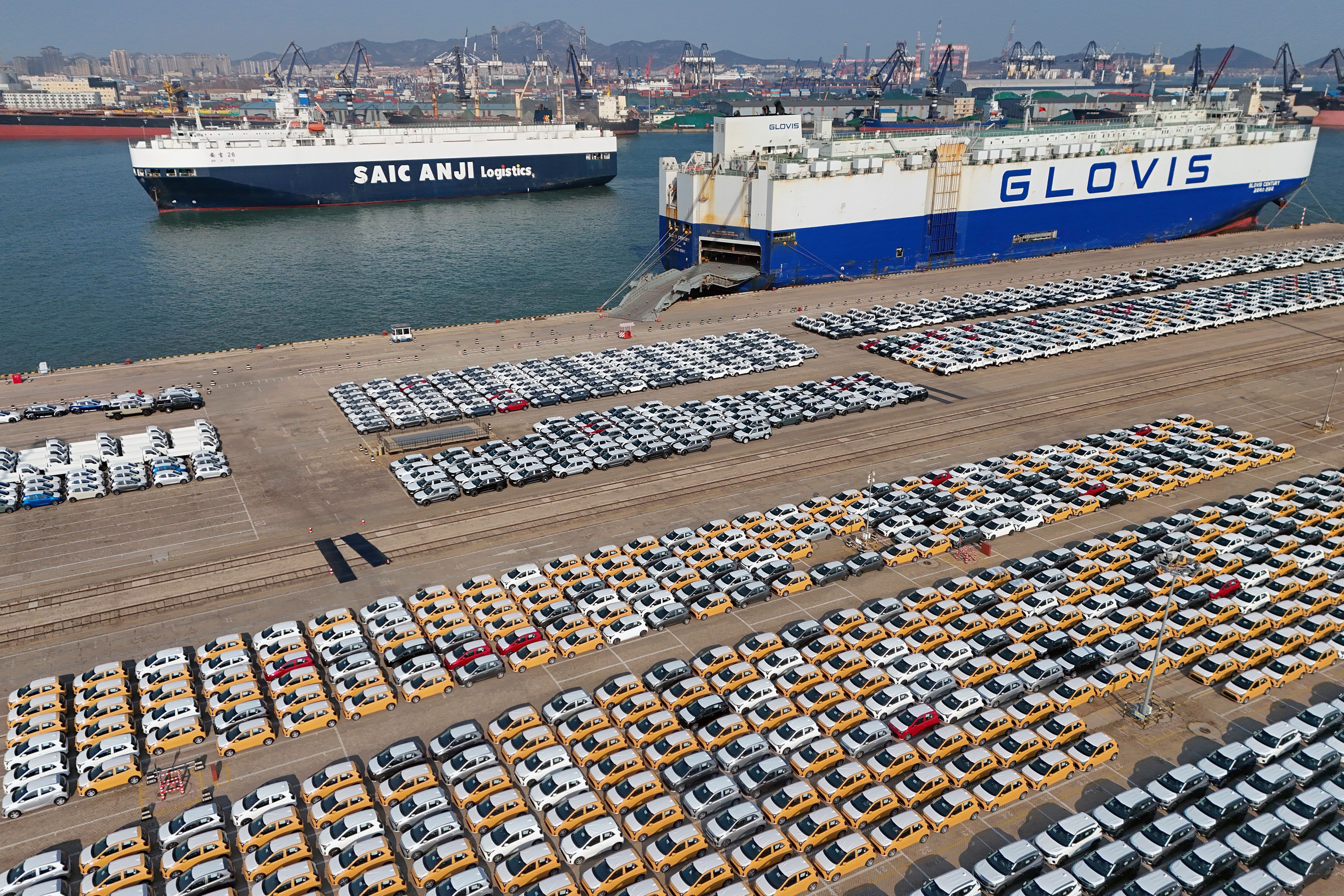 China's trade surplus tops $1 trillion as its exports surge | The