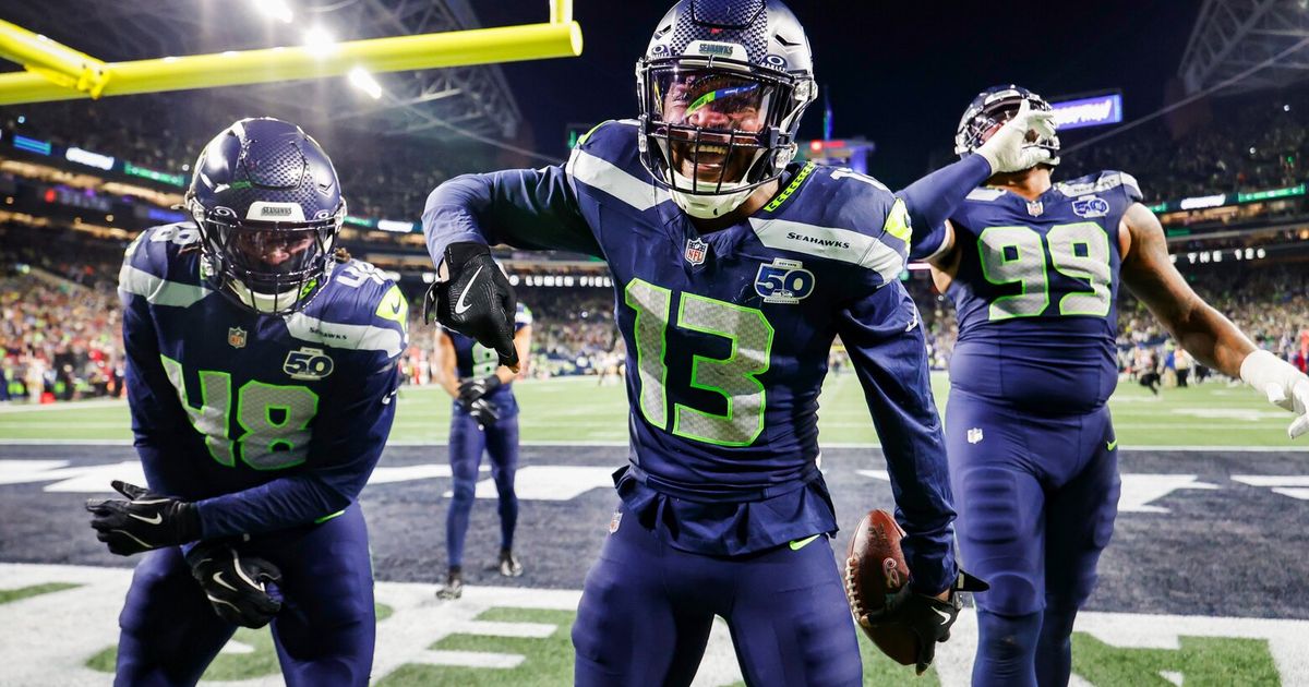 Seahawks thump 49ers in playoff opener, advance to NFC Championship Game