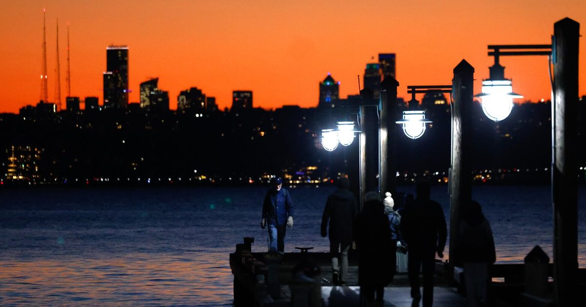 Seattle weather: Sunny, dry for now, 5 p.m. sunsets are here