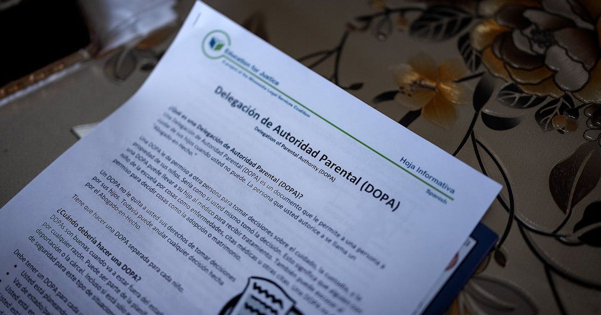 ICEを恐れて、親は子供の世話の計画を立てる