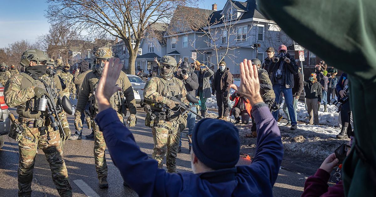 मिनेसोटा की नागरिक संस्कृति ने साहसिक आईसीई प्रतिरोध को बढ़ावा दिया