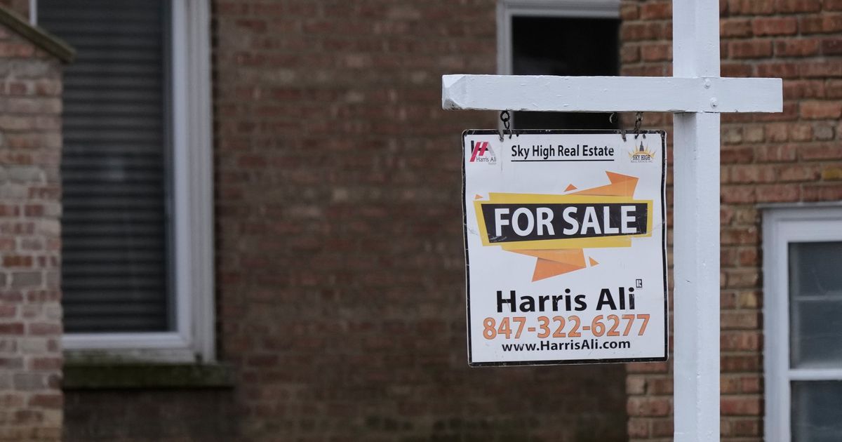 Average US long-term mortgage rate edges higher, but still near lowest point in more than 3 years