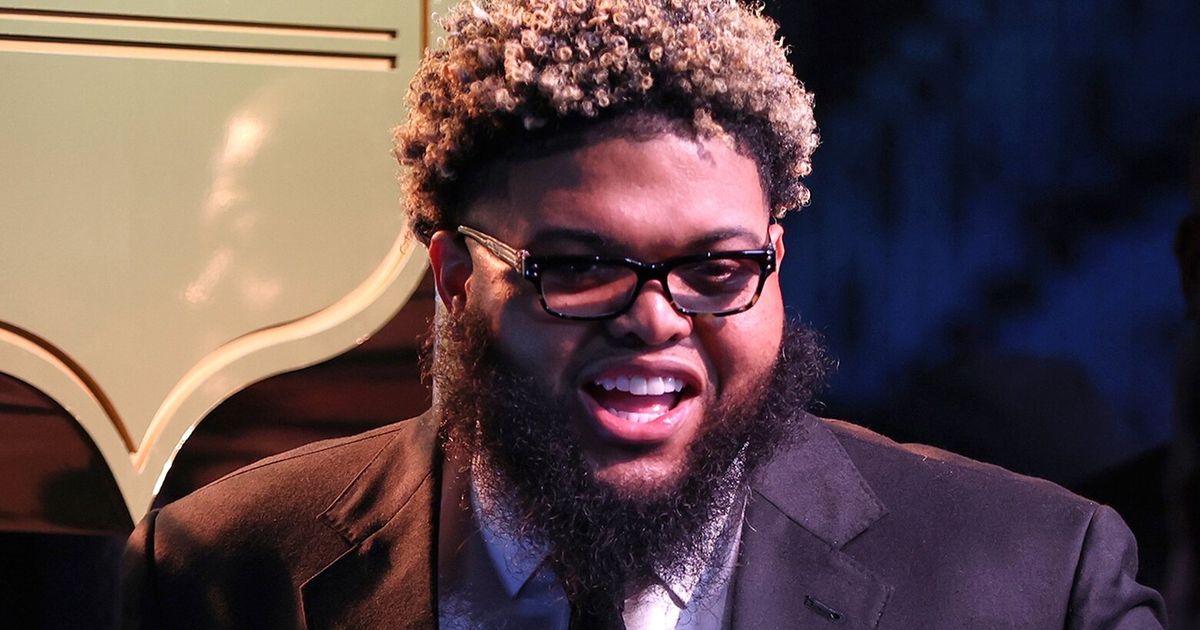 Comedian faces backlash after butchering Seahawks star’s name during award show - The Seattle Times