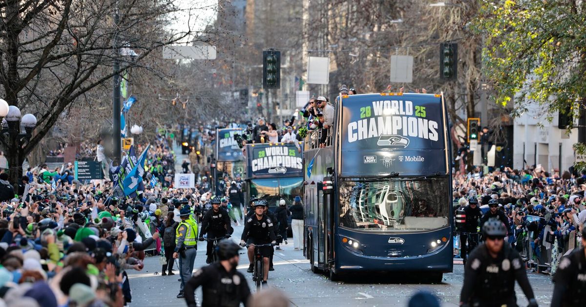 Seahawks parade hands a win to Seattle businesses