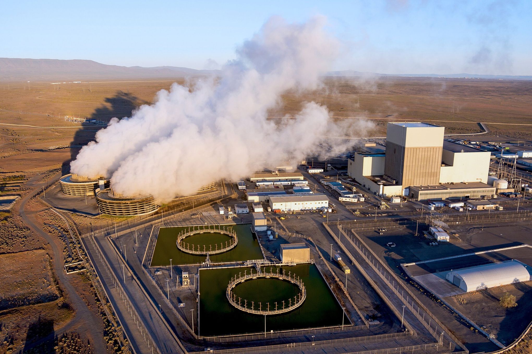 Northwest's only commercial nuclear power plant back online after repair |  The Seattle Times