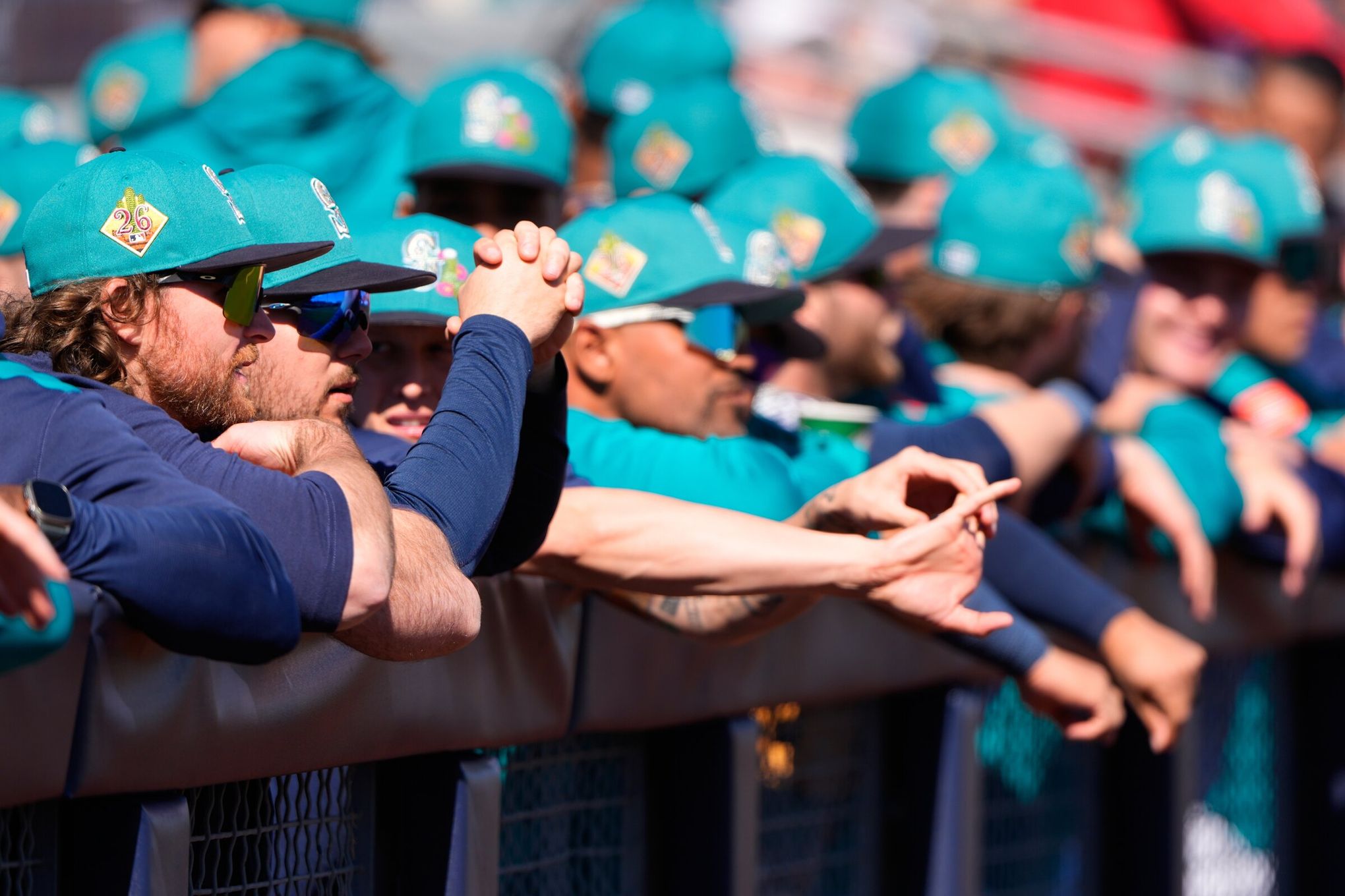Mariners baseball returns to record spring training crowd for opening win |  The Seattle Times