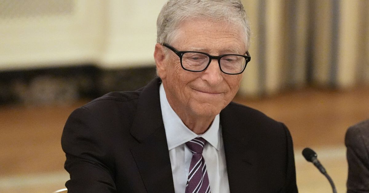 Bill Gates Apologizes for Epstein Ties to Foundation Staff