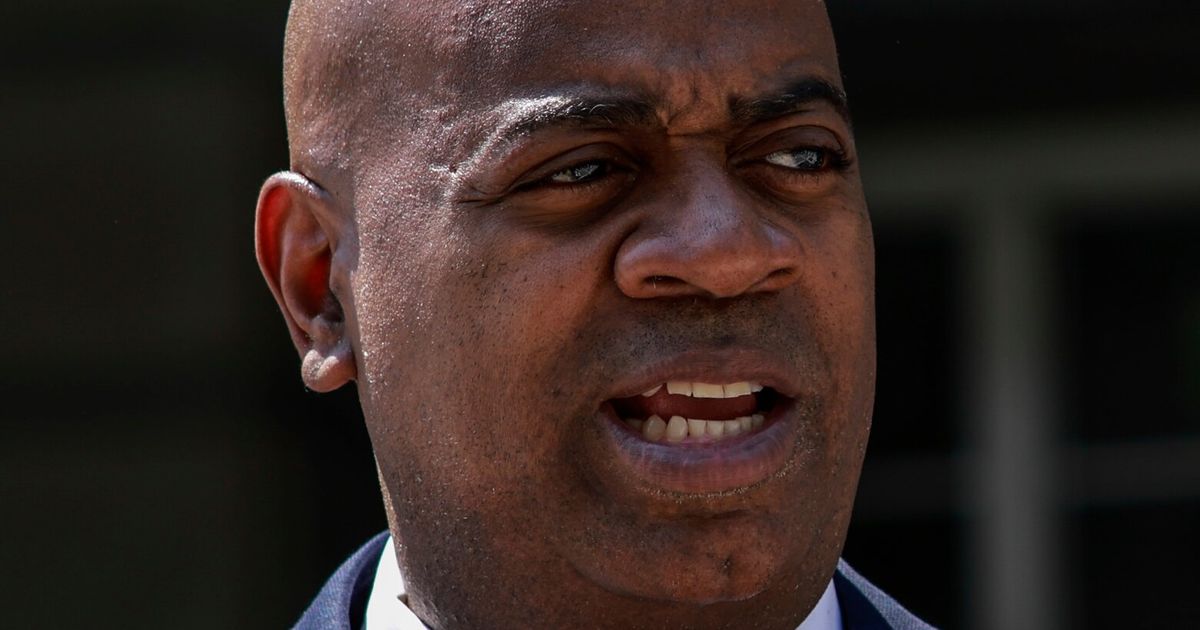 Newark mayor says ICE operation caused multi-vehicle crash with injuries