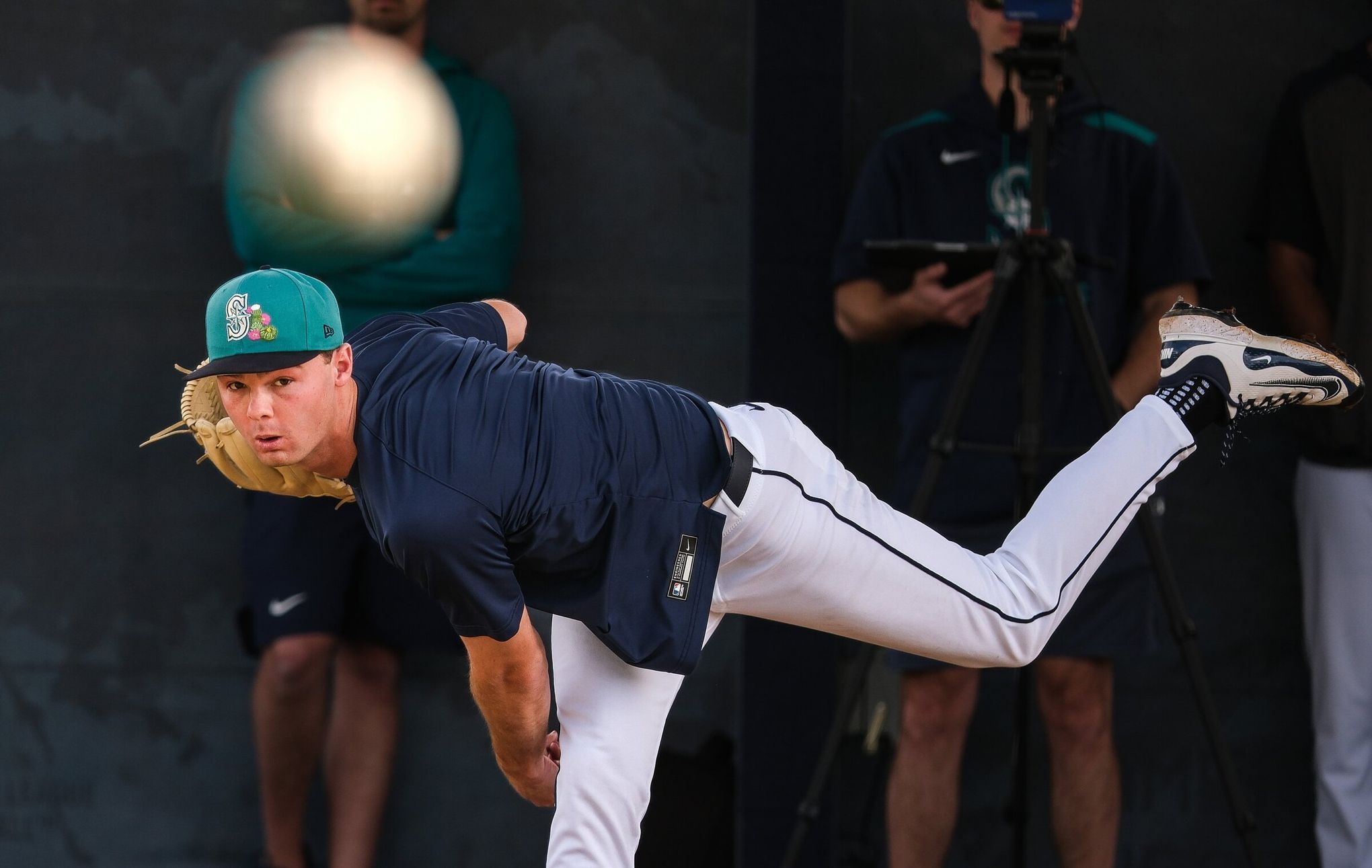 Mariners' Kade Anderson strikes out 3, allows 2 runs in Cactus League debut  | The Seattle Times