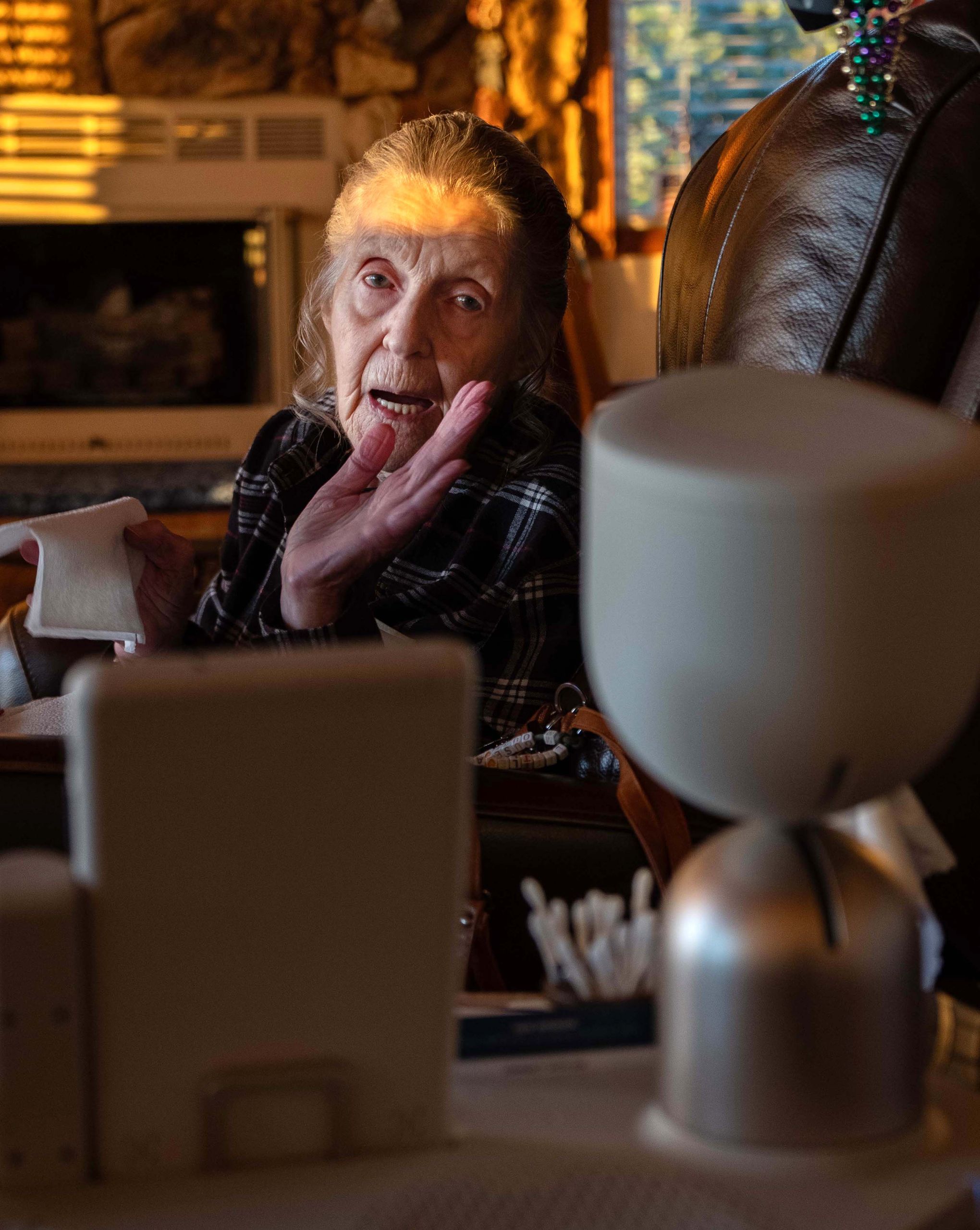 Jan Worrell and her ElliQ. The Washington State Department of Health provided it as part of a pilot program. (Ruth Fremson / The New York Times)