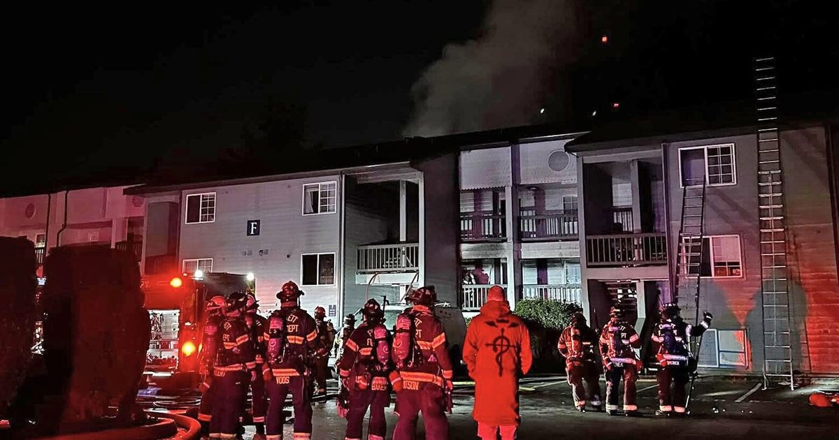 More than 40 displaced in Everett apartment fire | The Seattle Times