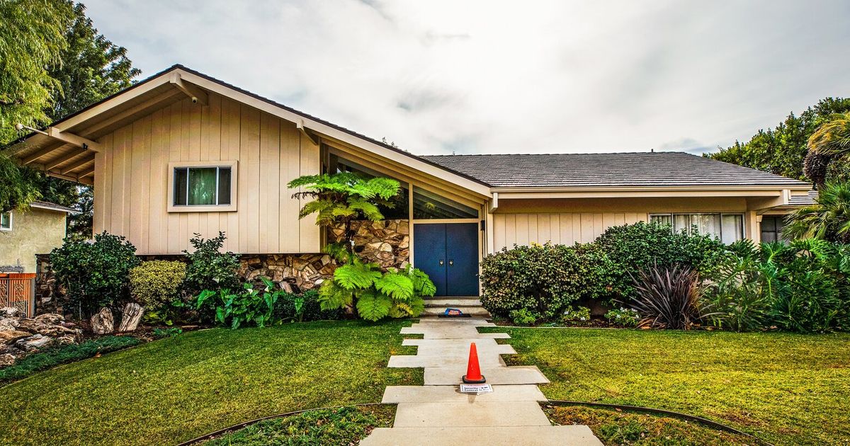 ‘Brady Bunch’ house gets historic landmark status