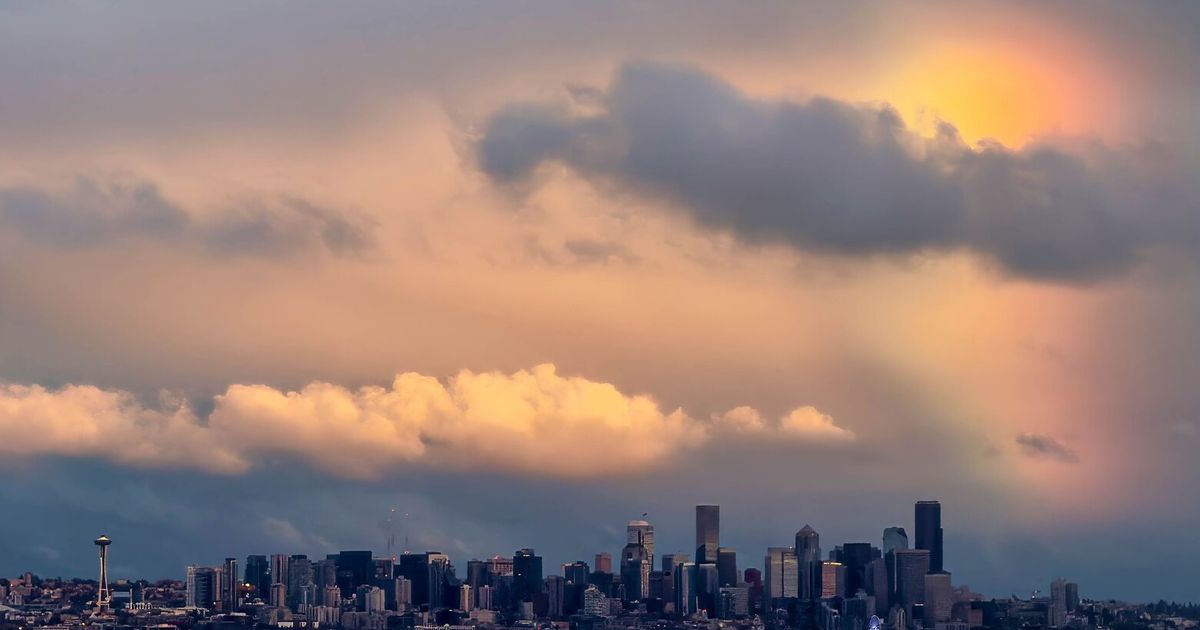 A burst of color breaking through the clouds is this week's pick for Reader's Lens. Learn how the photographer caught the shot and how to submit your photos.