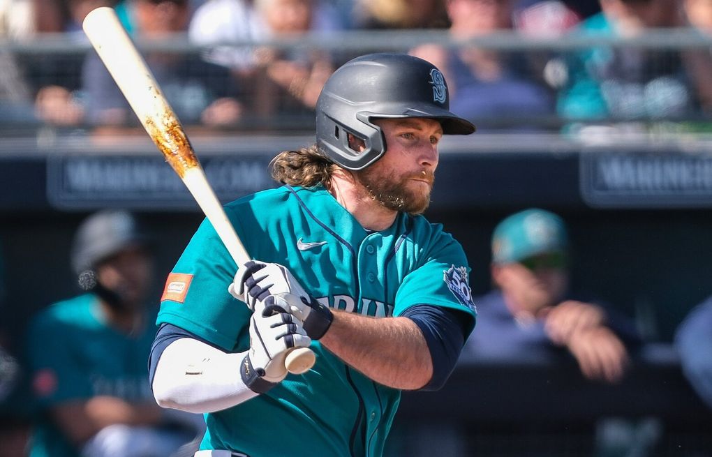 Mariners' Brendan Donovan continues hot spring with four hits vs. Reds |  The Seattle Times
