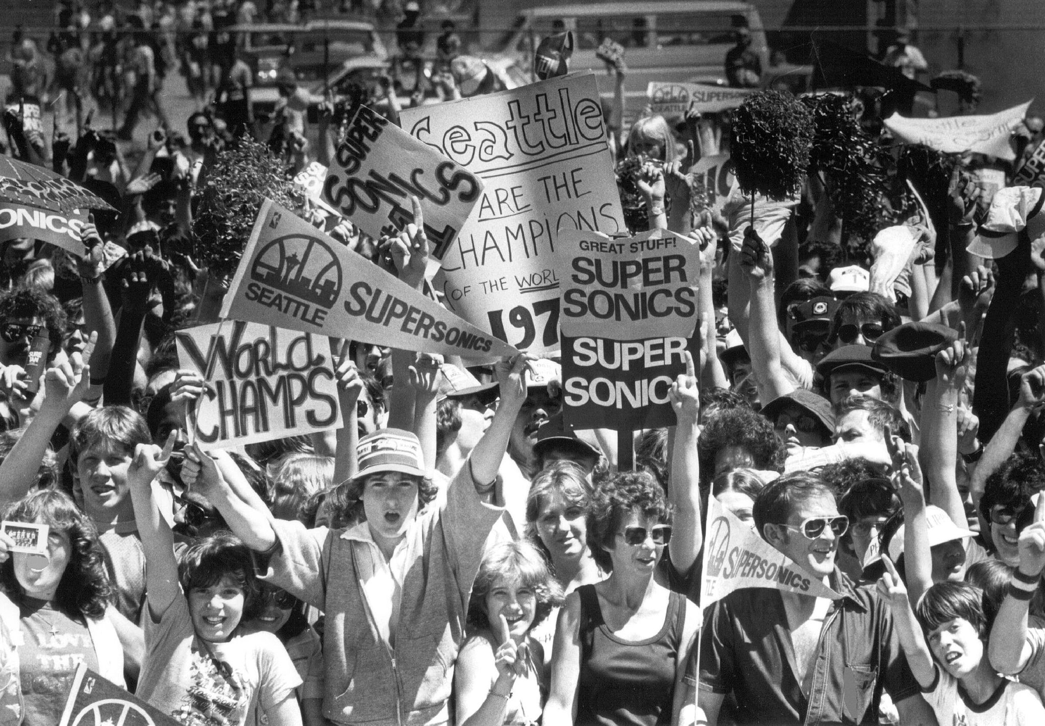 Fans celebrate the SuperSonics NBA Championship in 1979. (Cole Porter / The Seattle Times)