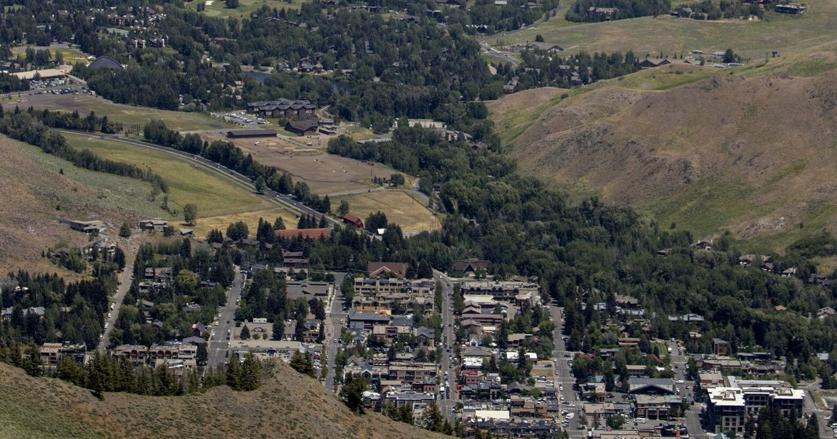 Census data shows nearly 35,000 more Washingtonians have left the state each year on average since the pandemic, FYI Guy writes.