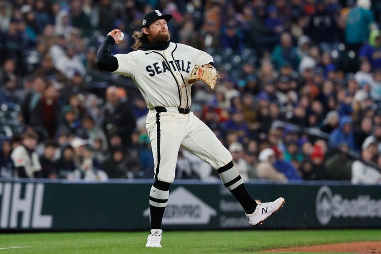 Brendan Donovan bounces back from error, flashes glove, bat in Mariners'  win | The Seattle Times