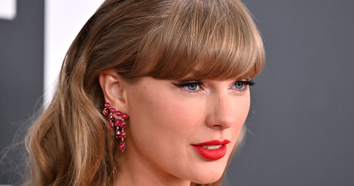 Lawsuit: Taylor Swift’s ‘Showgirl’ pose too close to work of a real one