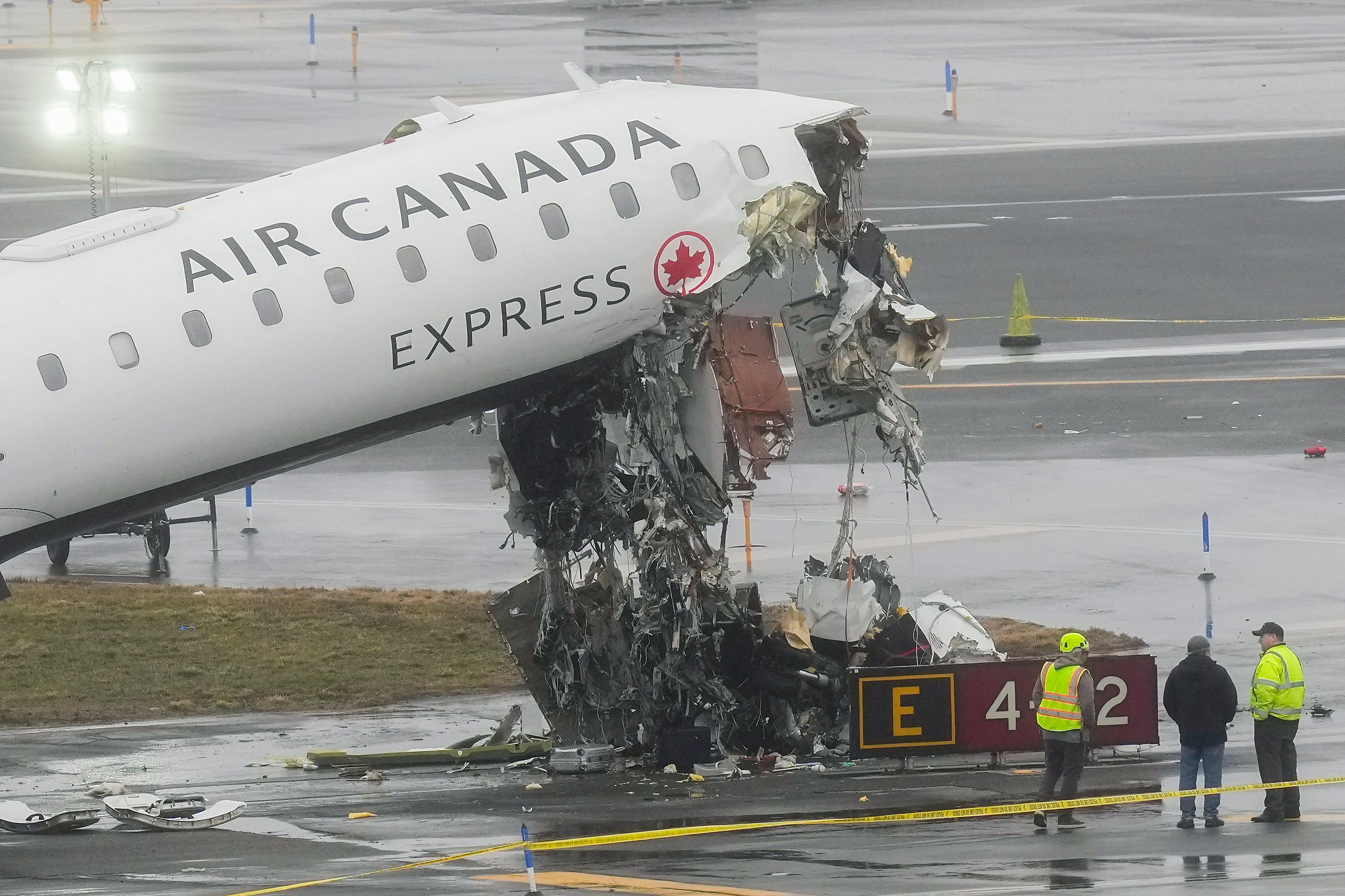 2 pilots killed when jet collides with fire truck at New York's