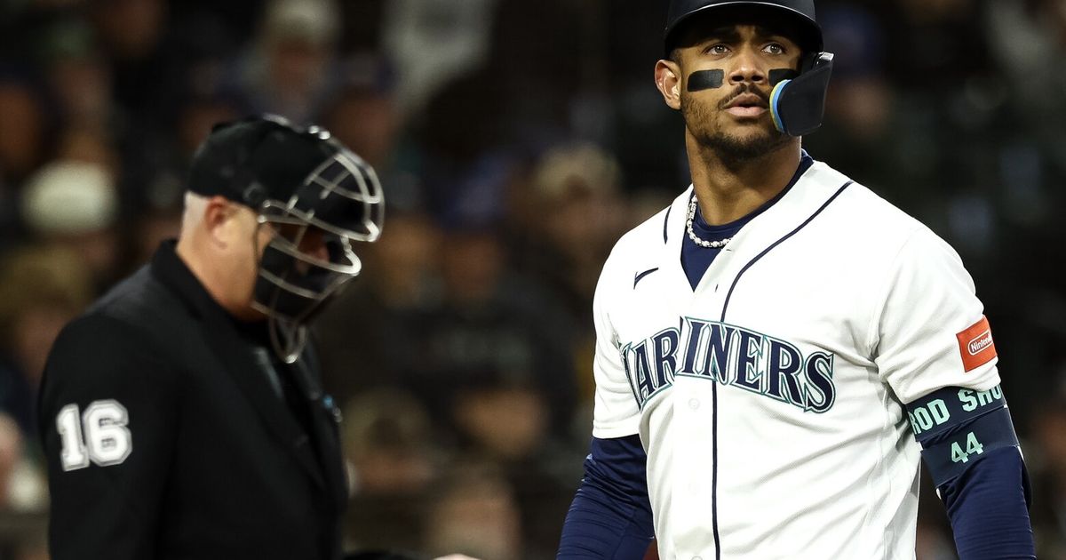 The heart of the Mariners' lineup — Cal Raleigh, Julio Rodríguez and Josh Naylor — has been a box score eye sore in the first seven games this season. Columnist @Matt_Calkins wonders: Should it be concerning?