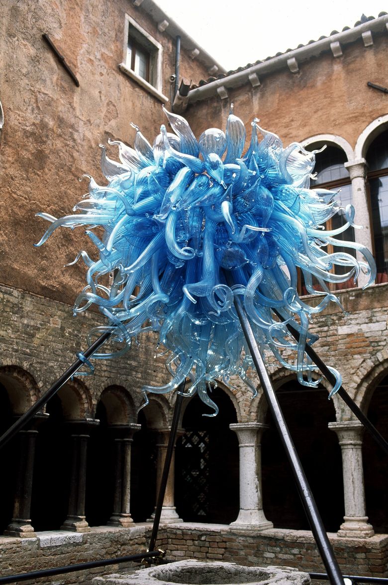 Dale Chihuly’s “Chiostro di Sant’Apollonia Chandelier,” part of the “Chihuly Over Venice” 1996 exhibition. (Russell Johnson)