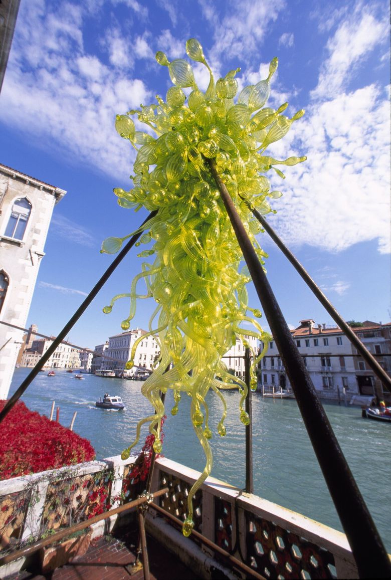 Dale Chihuly’s “Palazzo di Loredana Balboni Chandelier,” part of the “Chihuly Over Venice” 1996 exhibition. (Russell Johnson)