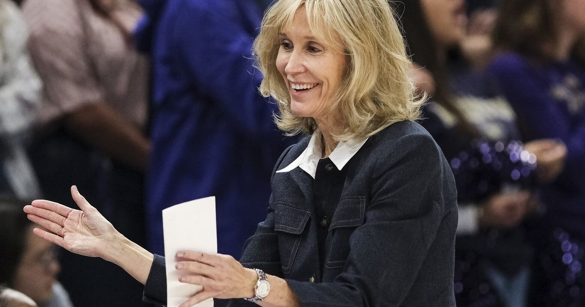 Washington and women’s basketball coach Tina Langley have agreed on a six-year, $7.1 million contract extension to keep her on Montlake.