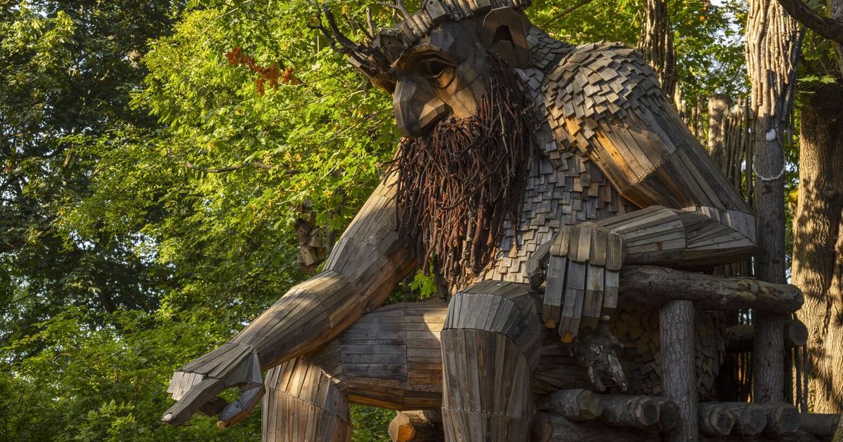 Looking to fill your spring break plans for cheap while staying close to home? Here are a few itineraries to try around the Seattle area, from hopping on a ferry to searching for giant trolls.