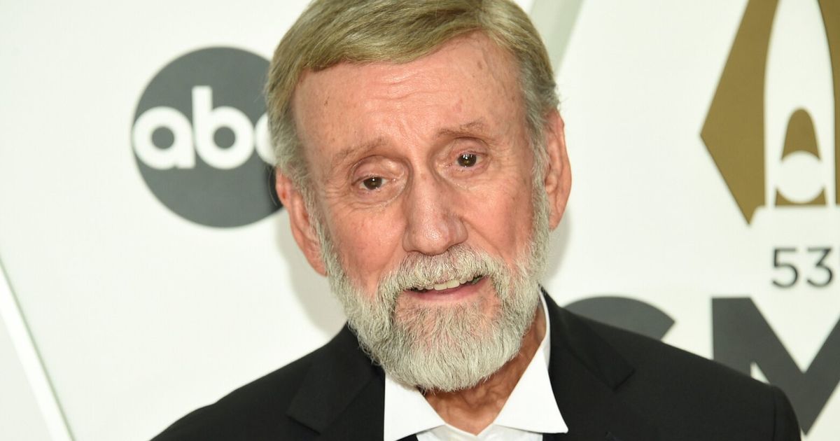 Grammy-winning singer-songwriter Ray Stevens recovering after breaking neck