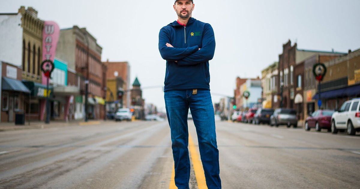 TV weatherman saves newspapers, forecasts fair winds and growth