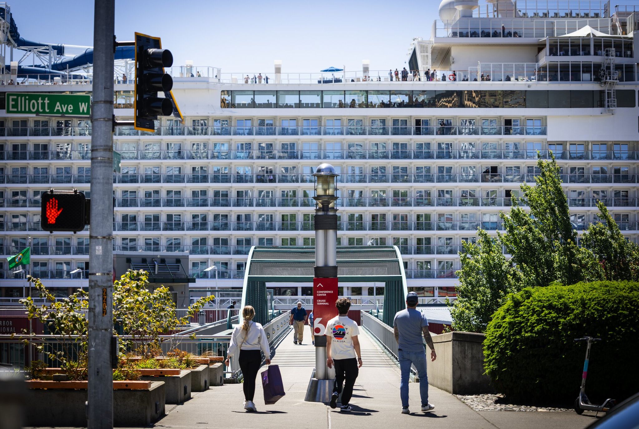 The cruise ship Norwegian Encore docked last summer at Pier 66 on the Seattle waterfront. (Ken Lambert / The Seattle Times, 2025)