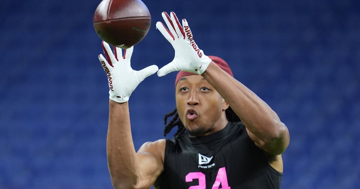 The Seahawks traded down in the third round of the NFL draft and took cornerback Julian Neal of Arkansas with pick No. 99.