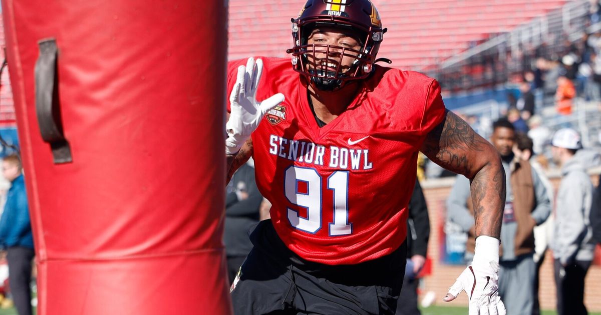 Get to know Seahawks’ seventh-round pick, Minnesota DT Deven Eastern