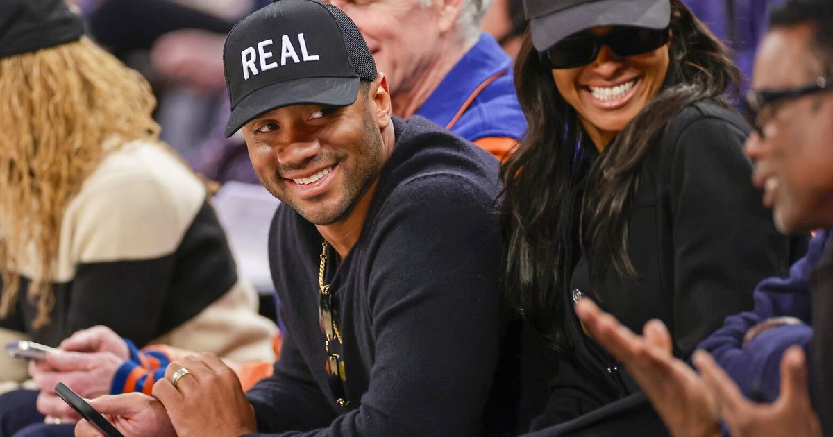 Russell Wilson was back on the baseball field this weekend, playing Banana Ball for the Savannah Bananas in front of 40,000 fans at Yankee Stadium.