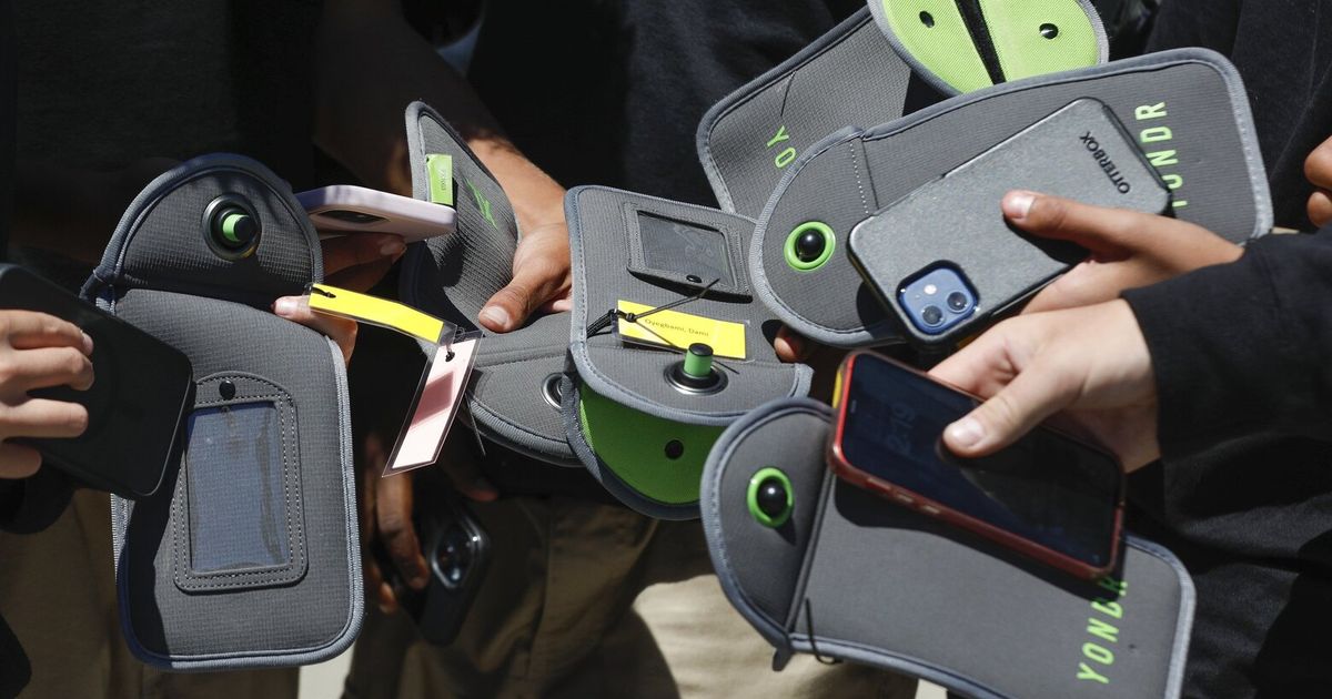 Seattle school district’s new cellphone rules go into effect Monday ...