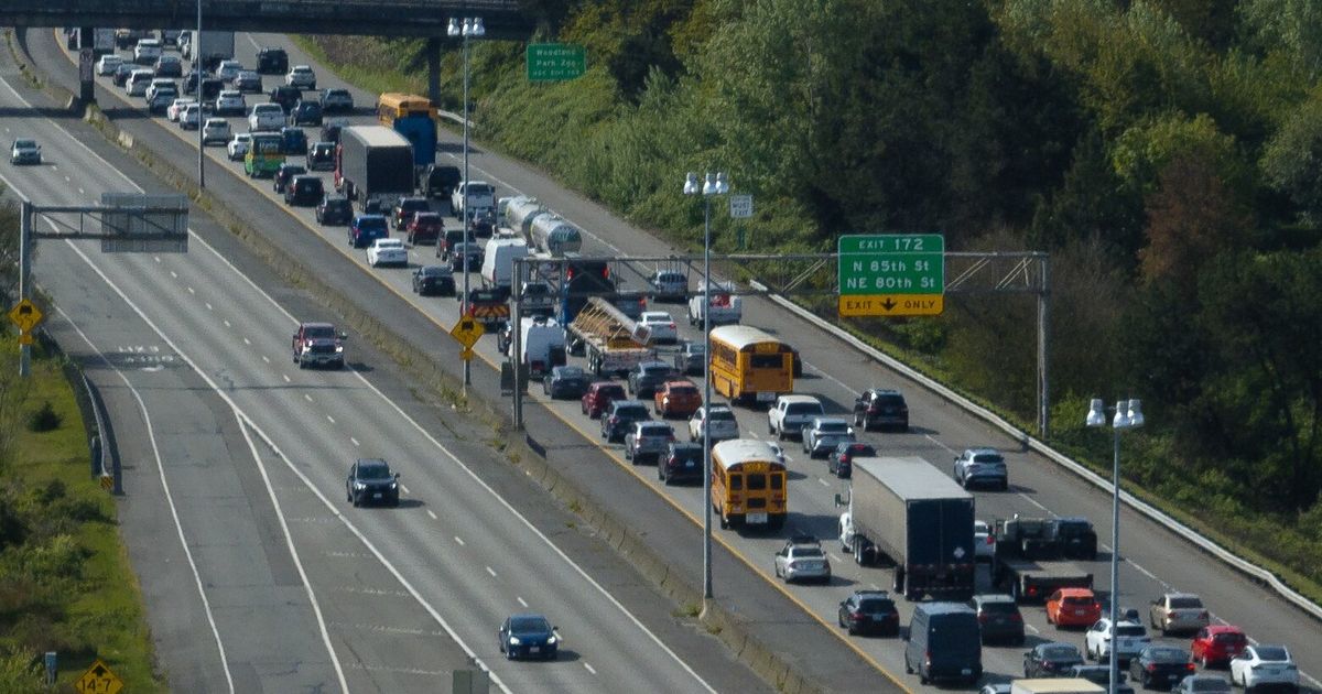 Workers clear crash that blocked southbound I-5 lanes in Seattle | The ...