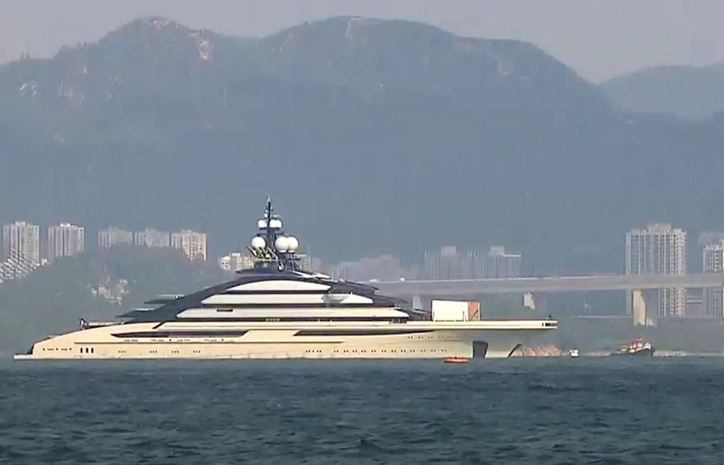 Luxury yacht linked to Russian oligarch passes through Strait of Hormuz