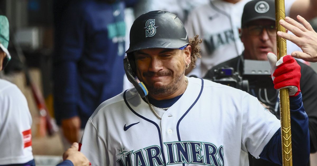 Josh Naylor gave away a pair of cleats to a Mariners fan on Monday. He plans to do the same a lot more. 