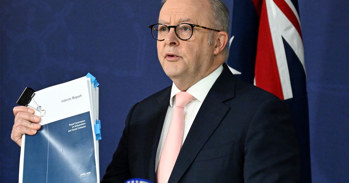 Inquiry into antisemitic attack that left 15 dead in Sydney recommends gun reform