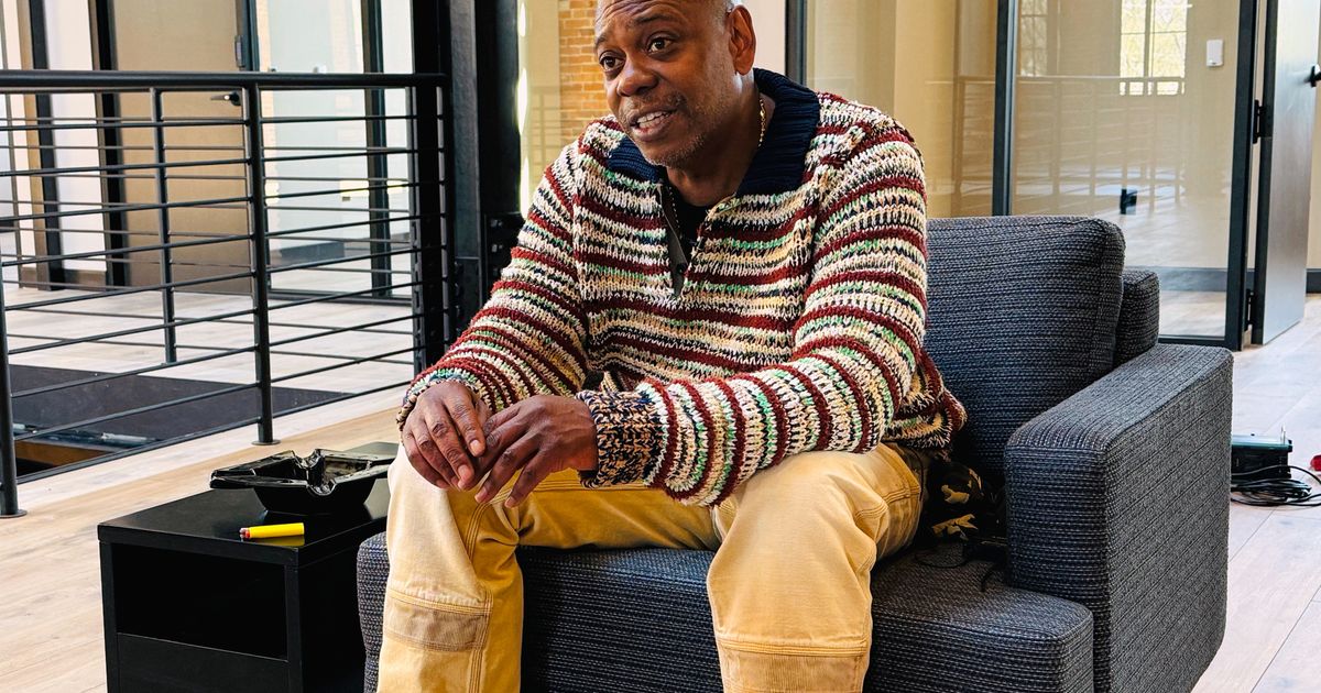 Dave Chappelle stands firm through backlash and considers revisiting ‘Chappelle’s Show’